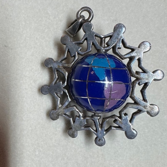 Vintage Sterling Silver Love Around The World Pendant - Picture 1 of 6